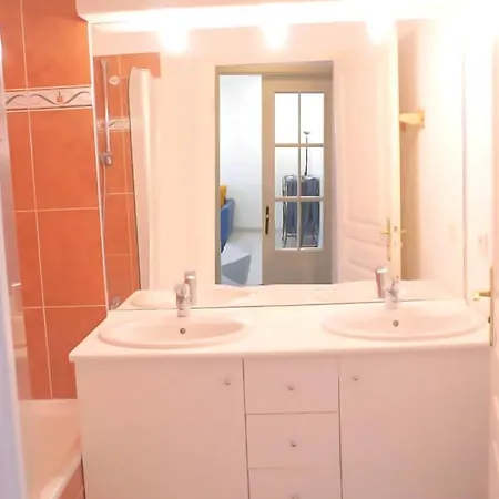 Superbe T2 De 50m2 Pres De Geneve A Julien En Genevois Ideal Pour Couple Avec 2 Enfants Jusqu'a 18 Ans Lägenhet